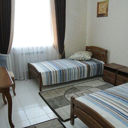 Comfort Hotel Kovel Bagian luar foto