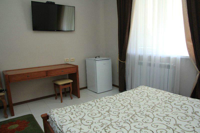 Comfort Hotel Kovel Bagian luar foto