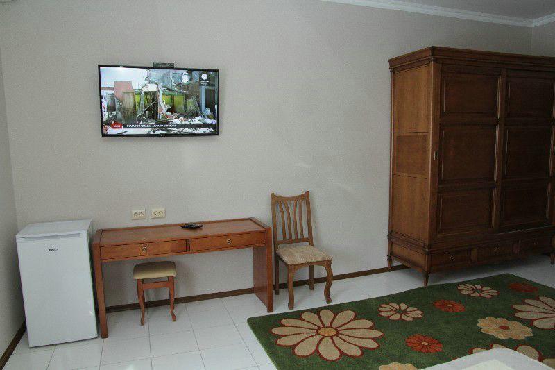 Comfort Hotel Kovel Bagian luar foto