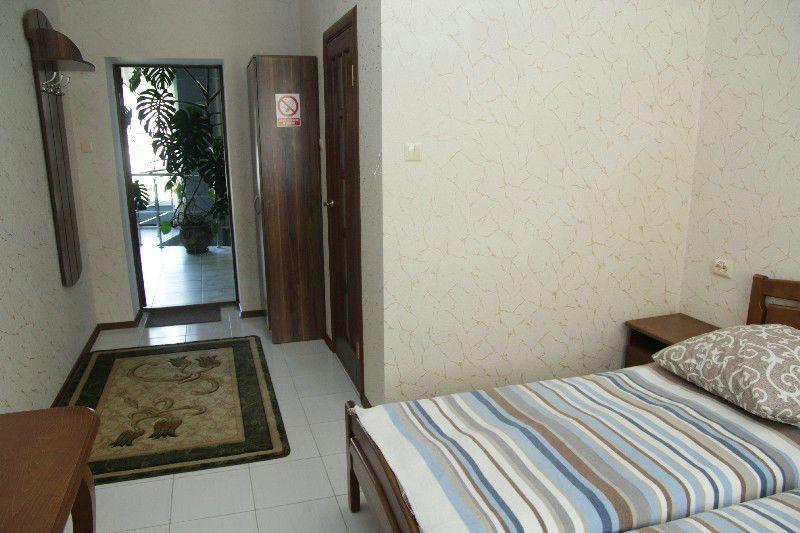 Comfort Hotel Kovel Bagian luar foto