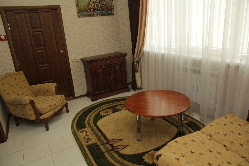 Comfort Hotel Kovel Bagian luar foto